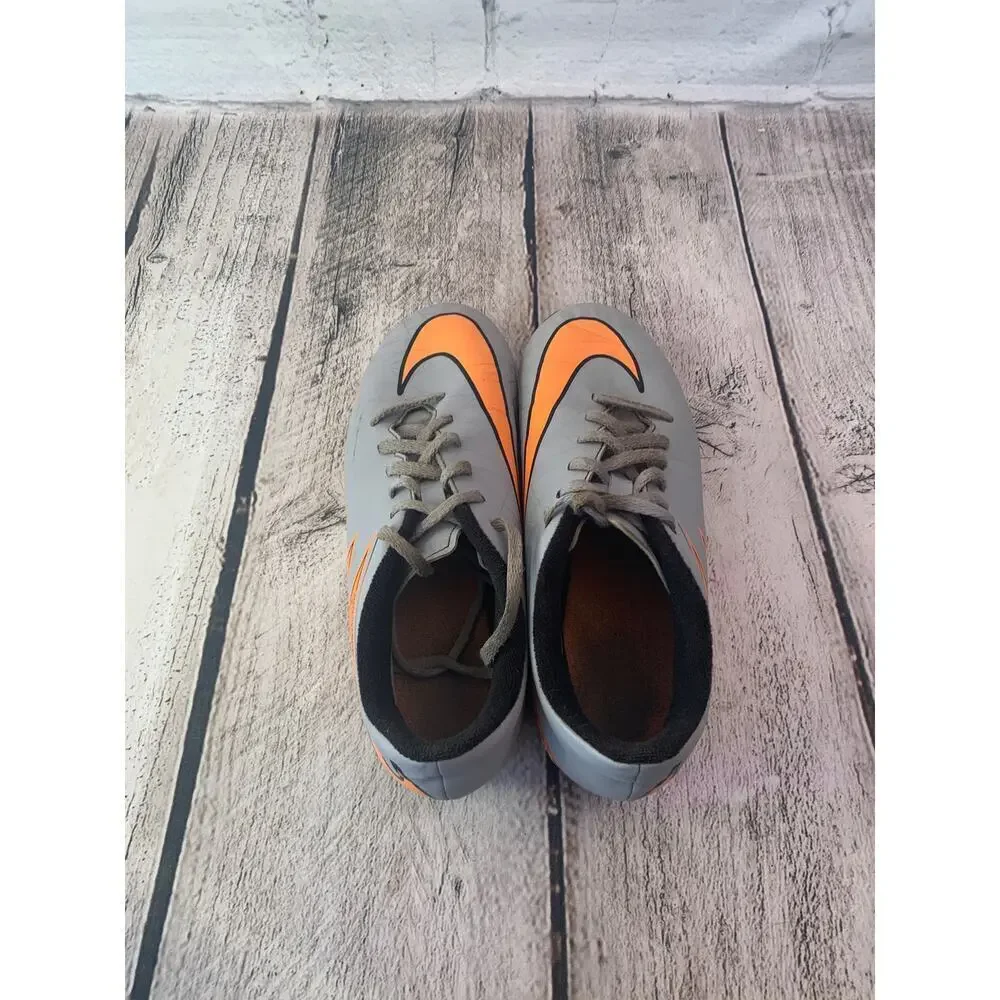 NIKE Unisex Kids HyperVenom Phelon II Soccer Cleats / Size: 3Y